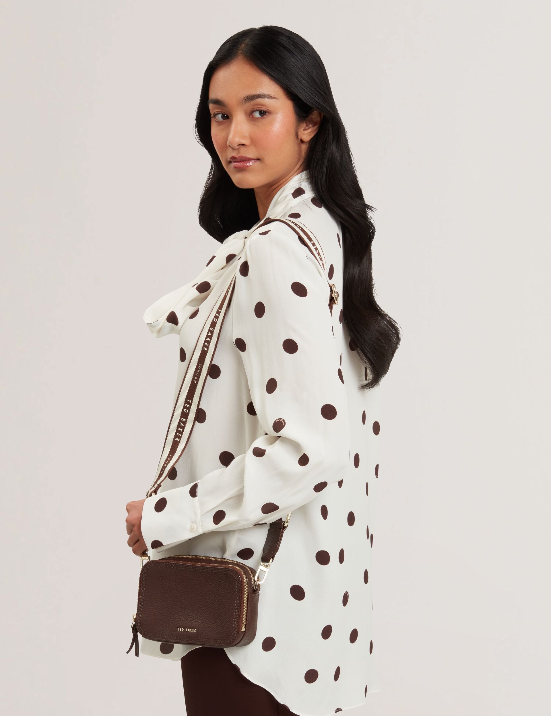 WILLSA Branded Webbing Mini Leather Brown Camera Bag