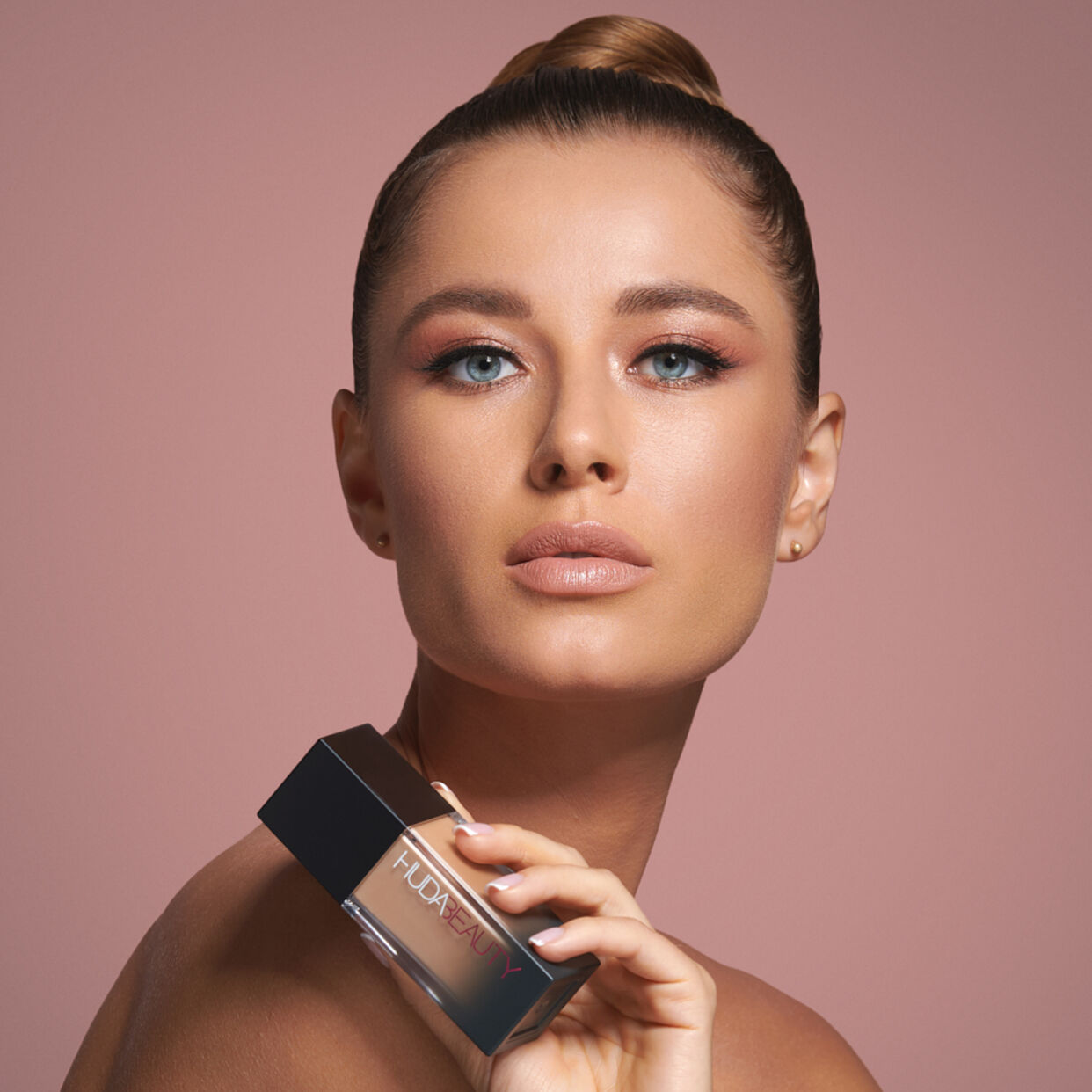 Huda Beauty FauxFilter Luminous Matte Foundation Latte 300N 35ML