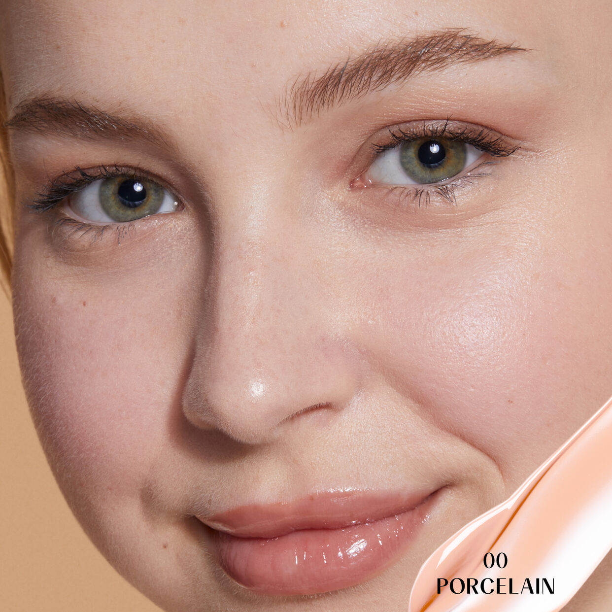 Huda Beauty GloWish Bright Light Hydrating Sheer PORCELAIN 00 Concealer